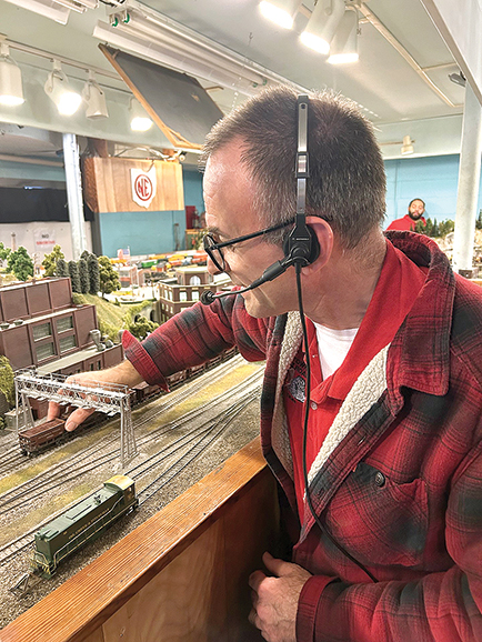 All aboard holiday train show | News, Sports, Jobs - Vimarsana News